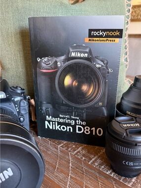 Nikon Mastering the Nikon D810 Book – Black with Yellow Accent